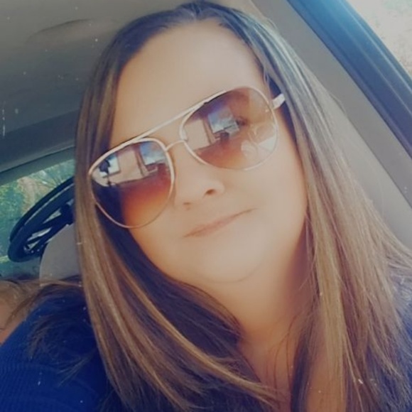 Meet your Posher, Ashley - Picture 1 of 1